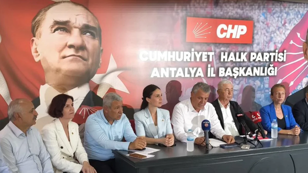 CHP Antalya’da Saha Çalışmalarıyla Halka Dokunuyor