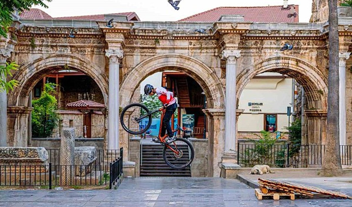 Antalya Kaleiçi’nde Pedalia Fest Oldtown ile Bisiklet Coşkusu Başlıyor